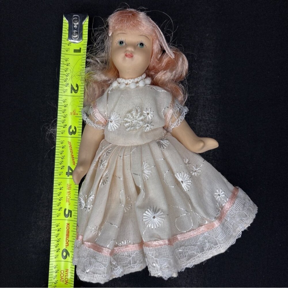Vintage Porcelain Blonde Blue Eyes Doll Floral Lace Dress Victorian Strawberry - Picture 11 of 11